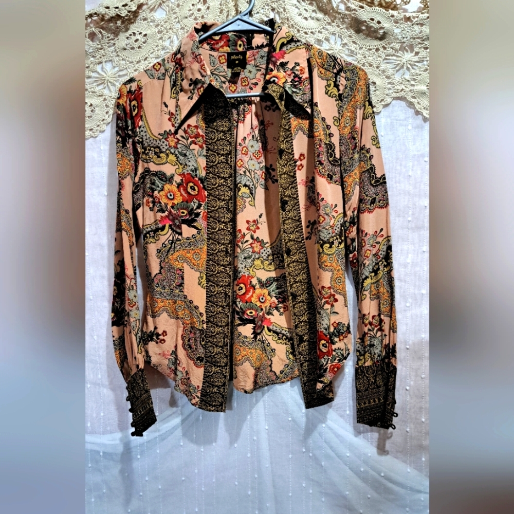 Vintage-Inspired Peach Floral Button-Down Shirt